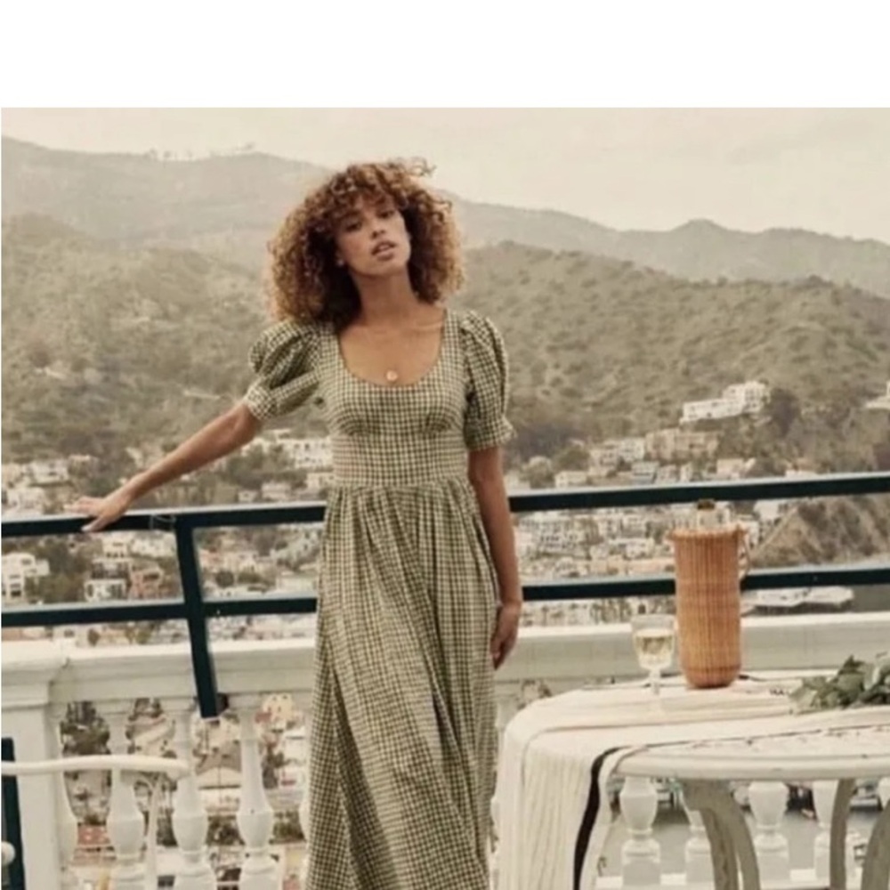 I’m looking for Doen Kennedy dress